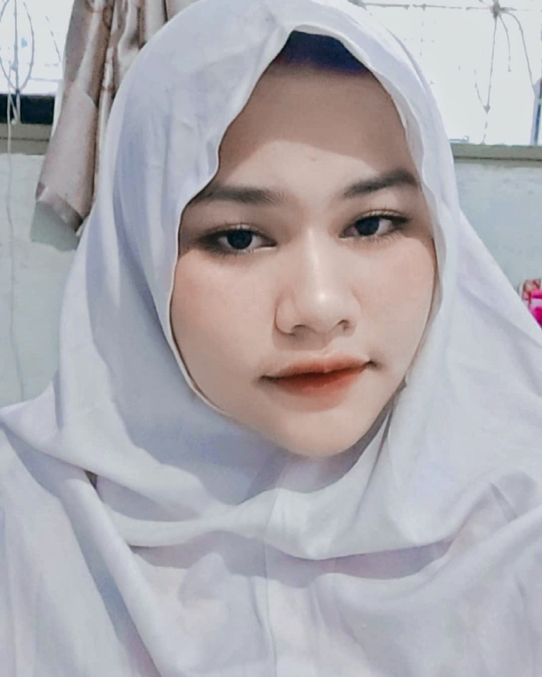 YUSIA YONA